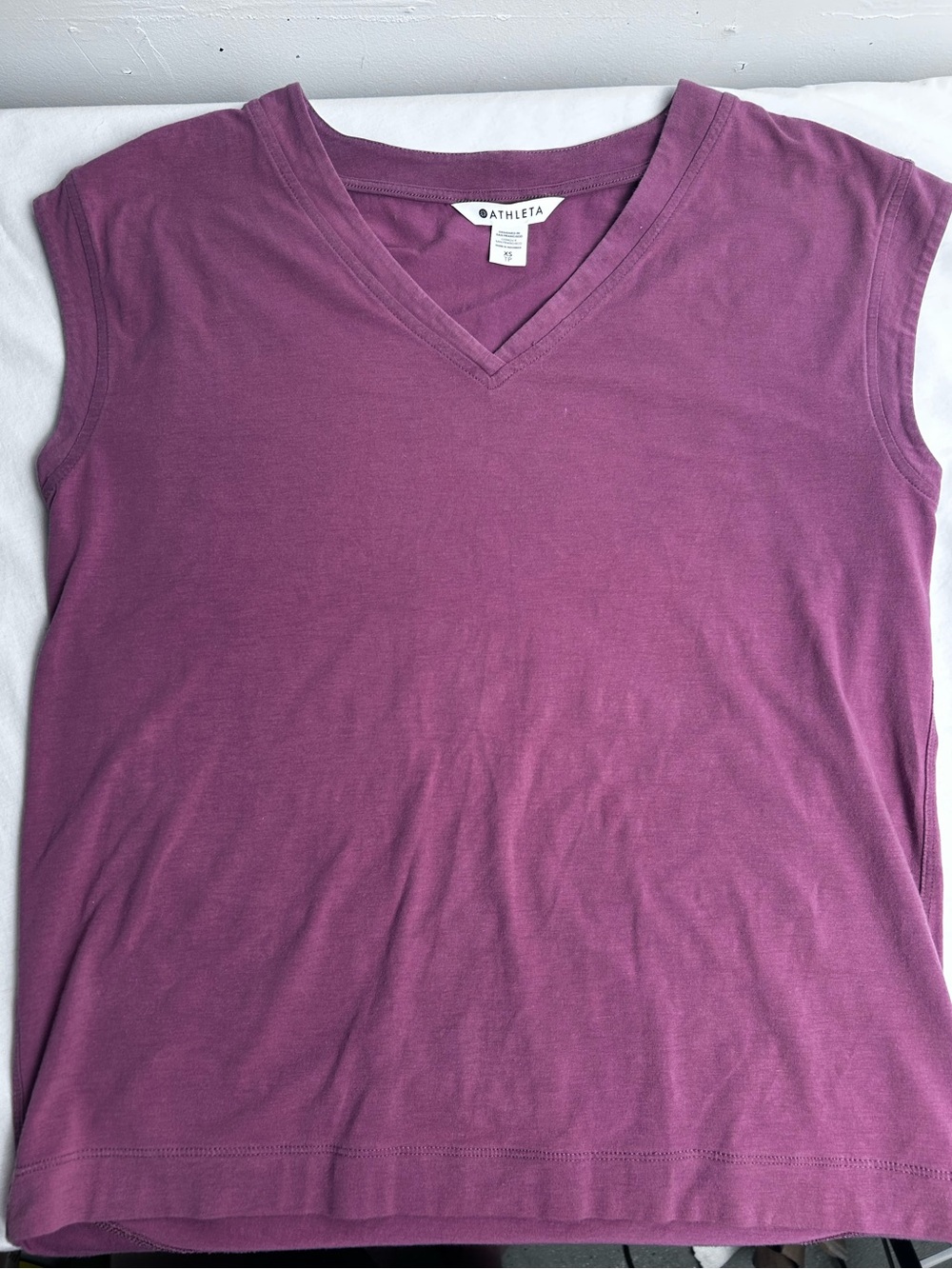 Athleta Sleeveless V-Neck Tank Top - Plum